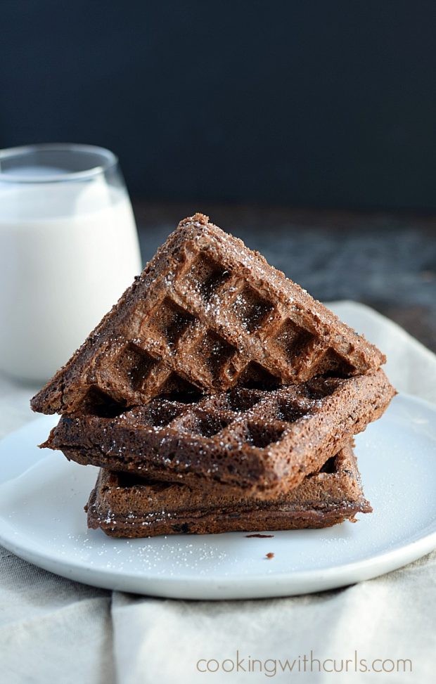 “you-wont-need-the-oven-to-make-these-fun-fudgy-waffled-brownies-cookingwithcurls-com_"