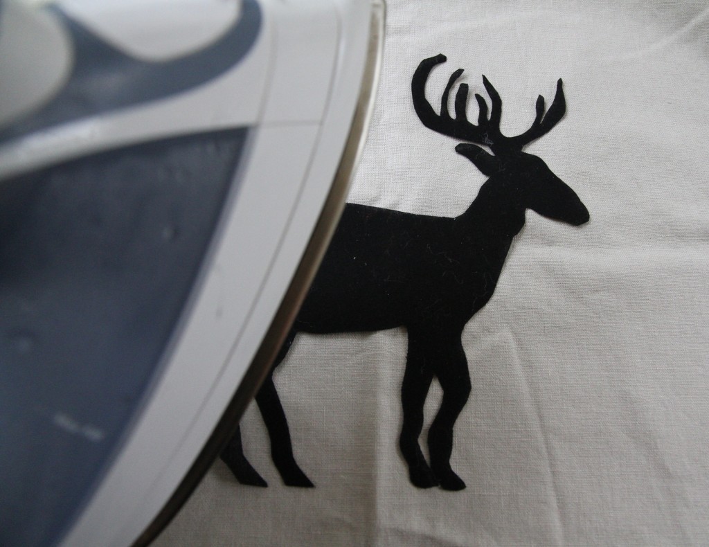 Deer Silhouette Pillow – DIY Christmas Decoration