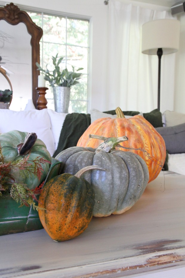 How to Style Real and Faux Pumpkins