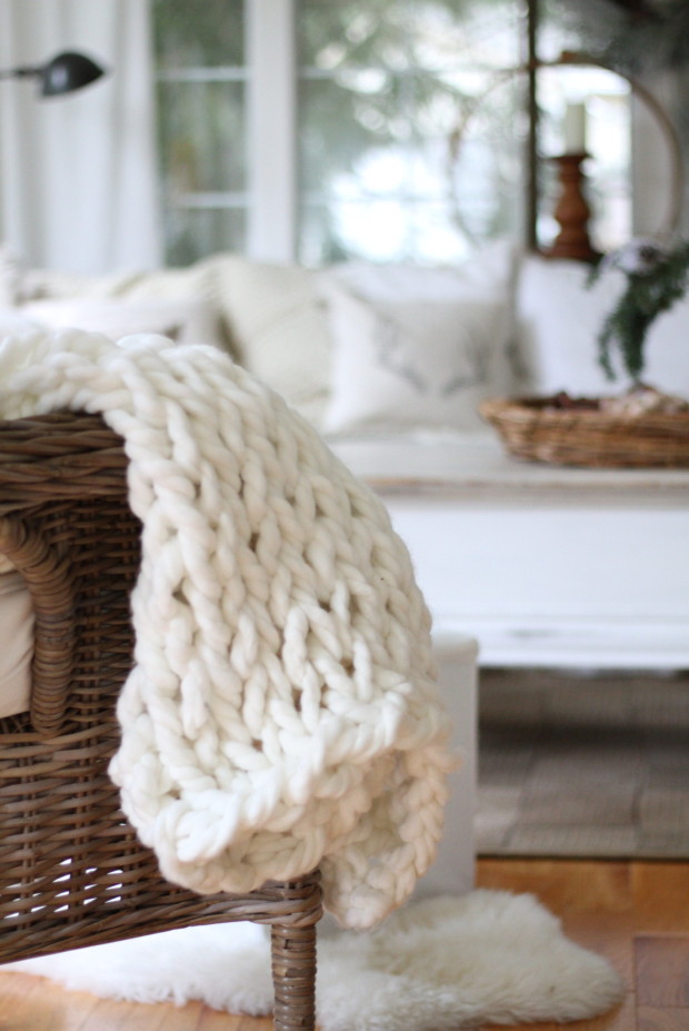 DIY Chunky Knit Throw and Rug - zevy joy