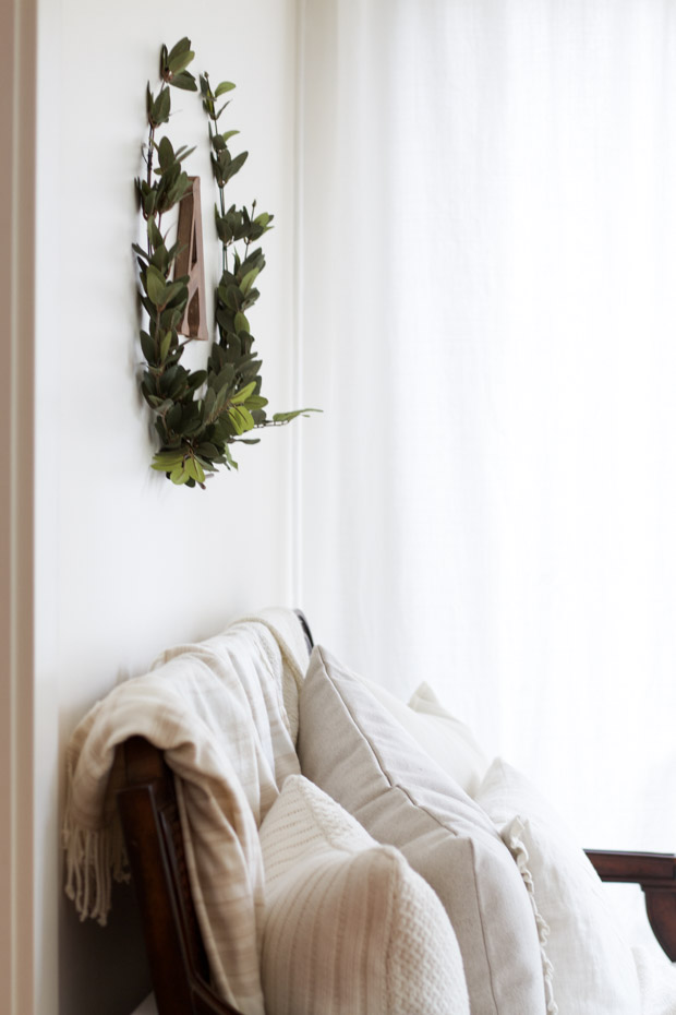 Side view of the laurel hanging on the wall.