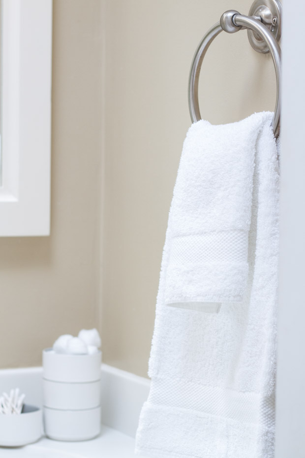 How to Hang Bathroom Towels So They Always Look Nice