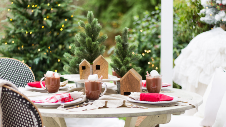 Simple Outdoor Christmas Table Decorating – A Christmas Tablescape Tour