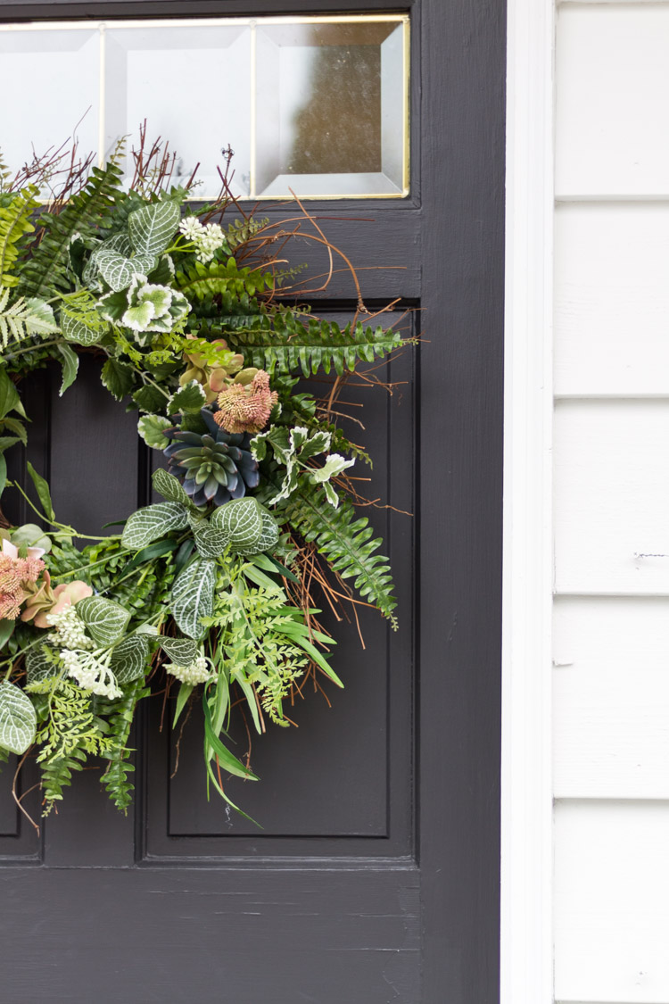 Up close picture of the wreath on the door.