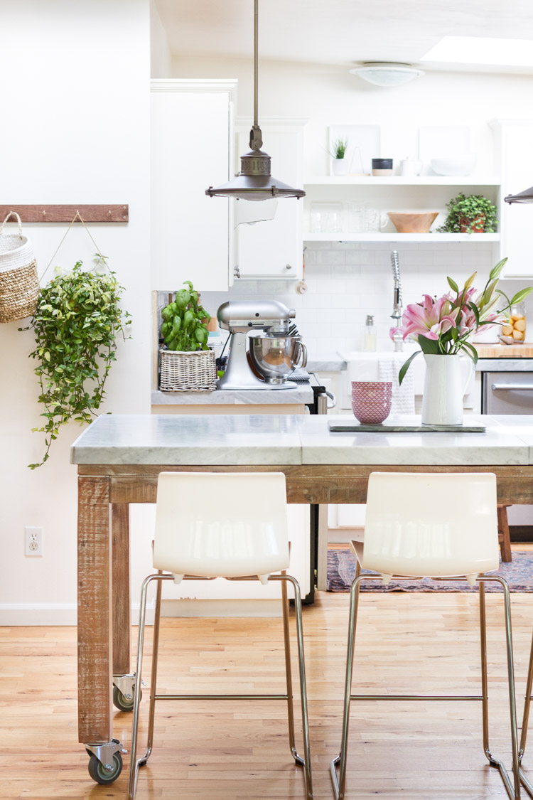 Spring Styling Tour - Fresh Greenery and Pink Touches in the Kitchen