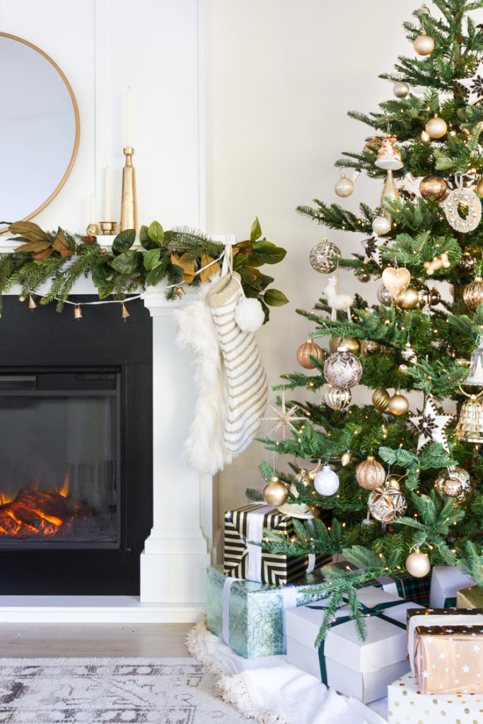 Our Christmas Family Room and Tree - zevy joy