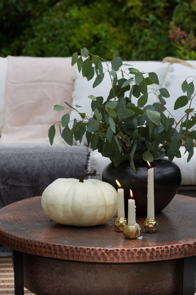 Cozy and Neutral Patio Set For Fall