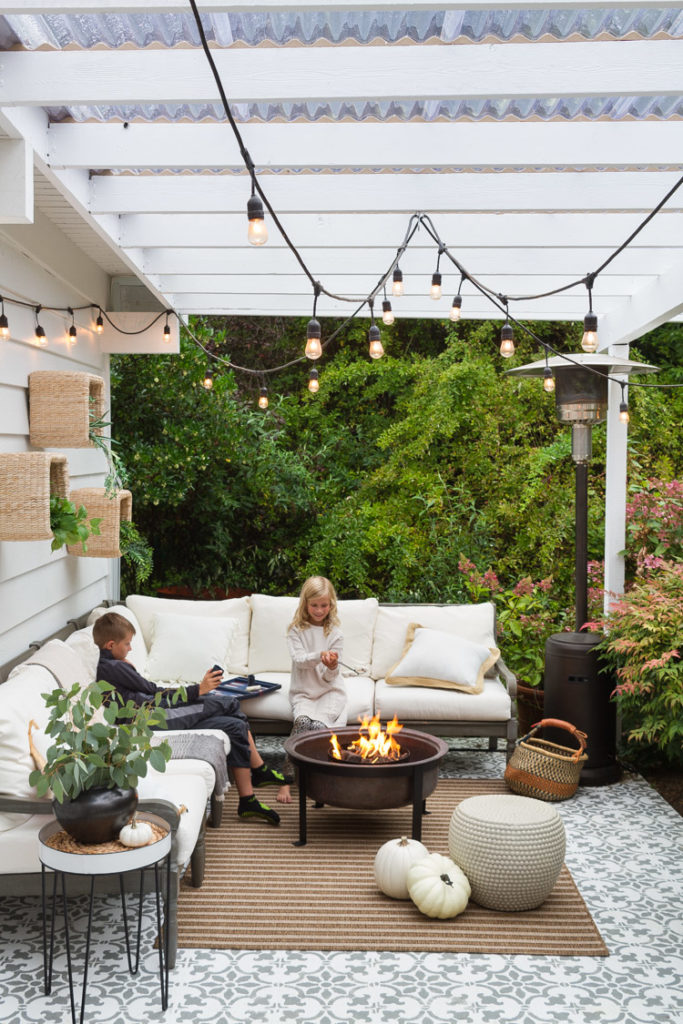 Cozy and Neutral Patio Set For Fall