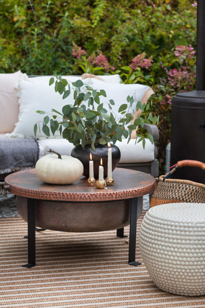 Cozy and Neutral Patio Set For Fall