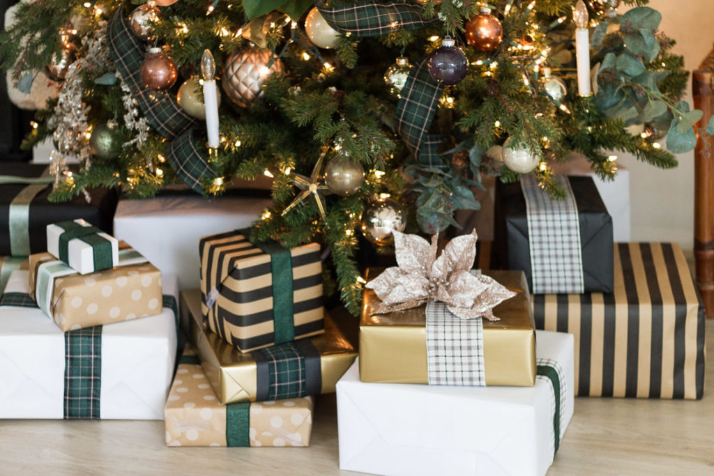 How to Wrap a Gift for the Holidays - MY 100 YEAR OLD HOME