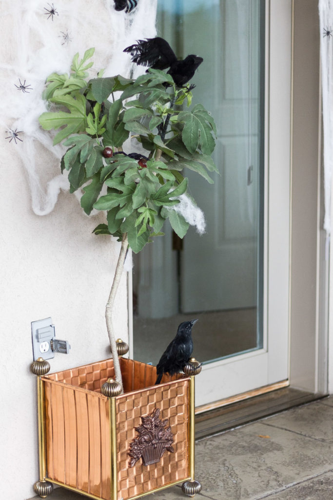 Easy Halloween Front Porch Ideas!