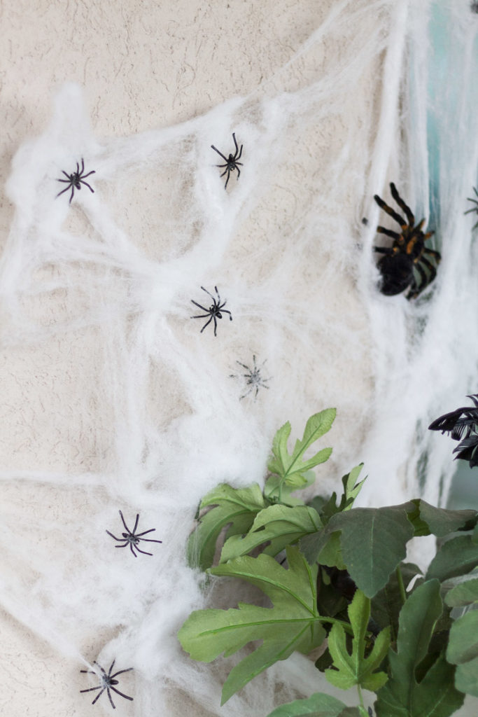 Easy Halloween Front Porch Ideas!