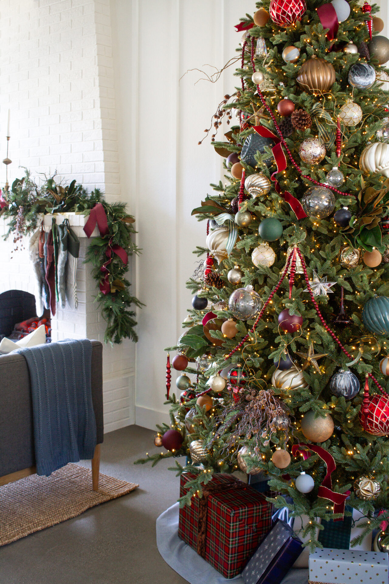 Holiday Housewalk 2025 – Traditional Christmas Tree and Decor